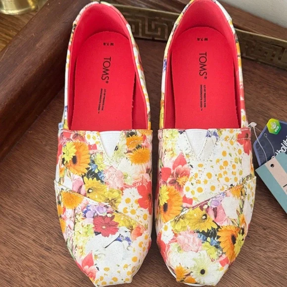 New TOMS Alpargata White Floral Slip Ons - Picture 2 of 7